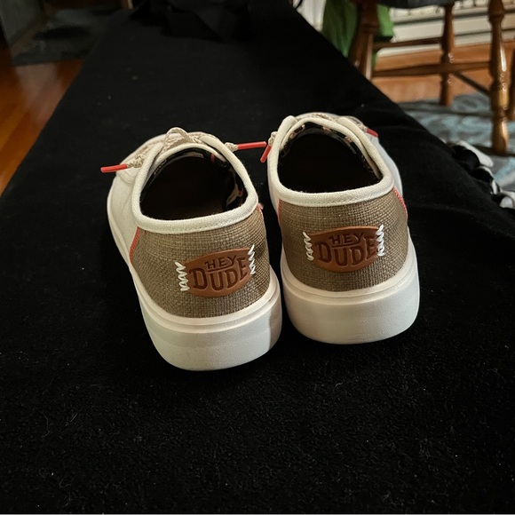 White hey dude - Picture 4 of 4